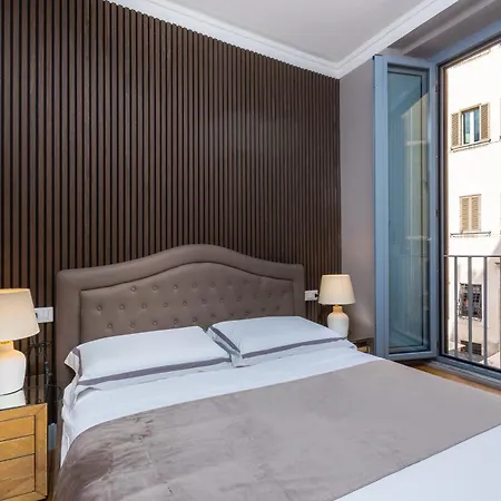 Amazing 3-bedrooms Pantheon Apartment Rome