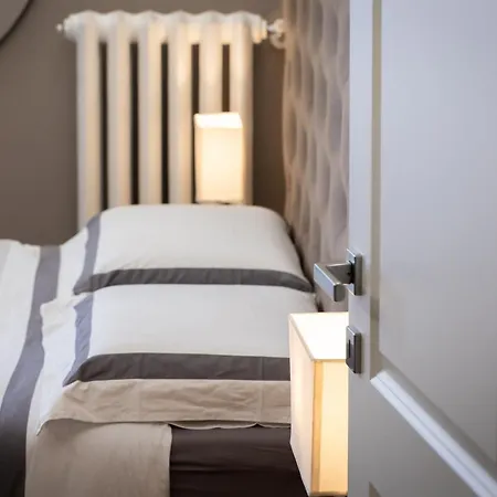 Amazing 3-bedrooms Pantheon Apartment Rome
