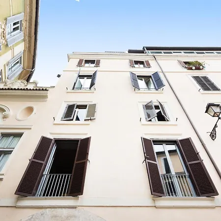 Amazing 3-bedrooms Pantheon Apartment Rome